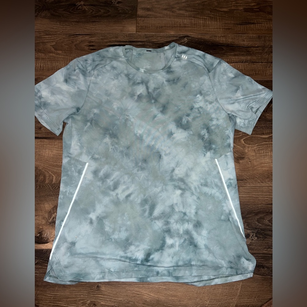 Lululemon short sleeve workout tee
